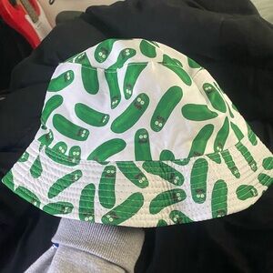 Pickle Rick bucket hat 🥒